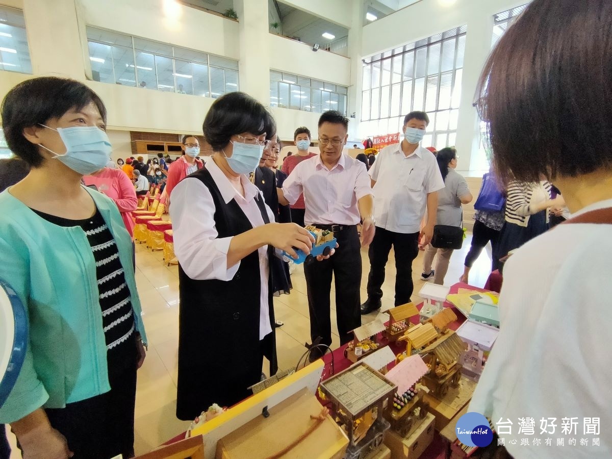 彰化縣長王惠美到場與學員交流。圖/記者鄧富珍攝