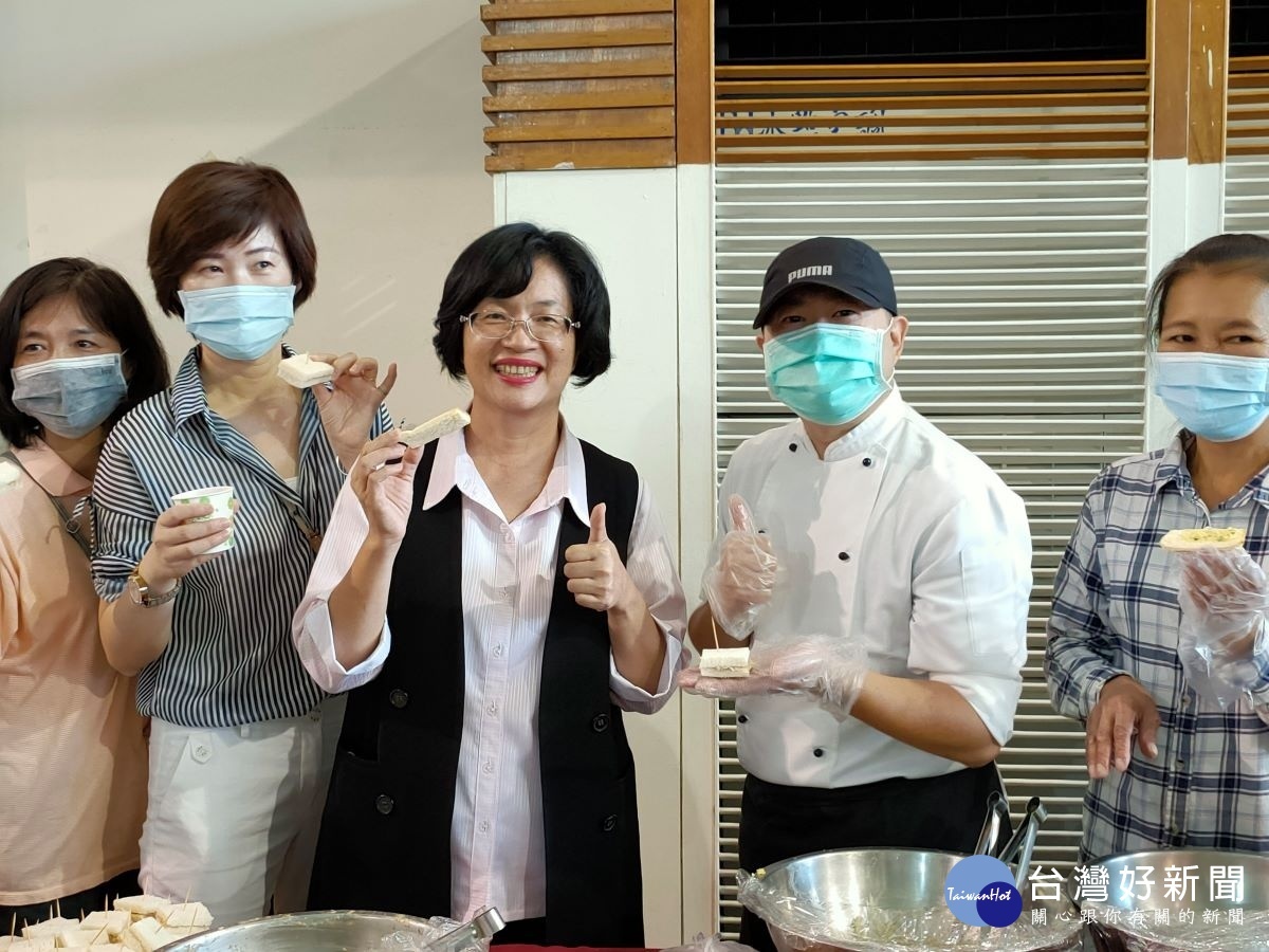彰化縣長王惠美到場與學員交流。圖/記者鄧富珍攝