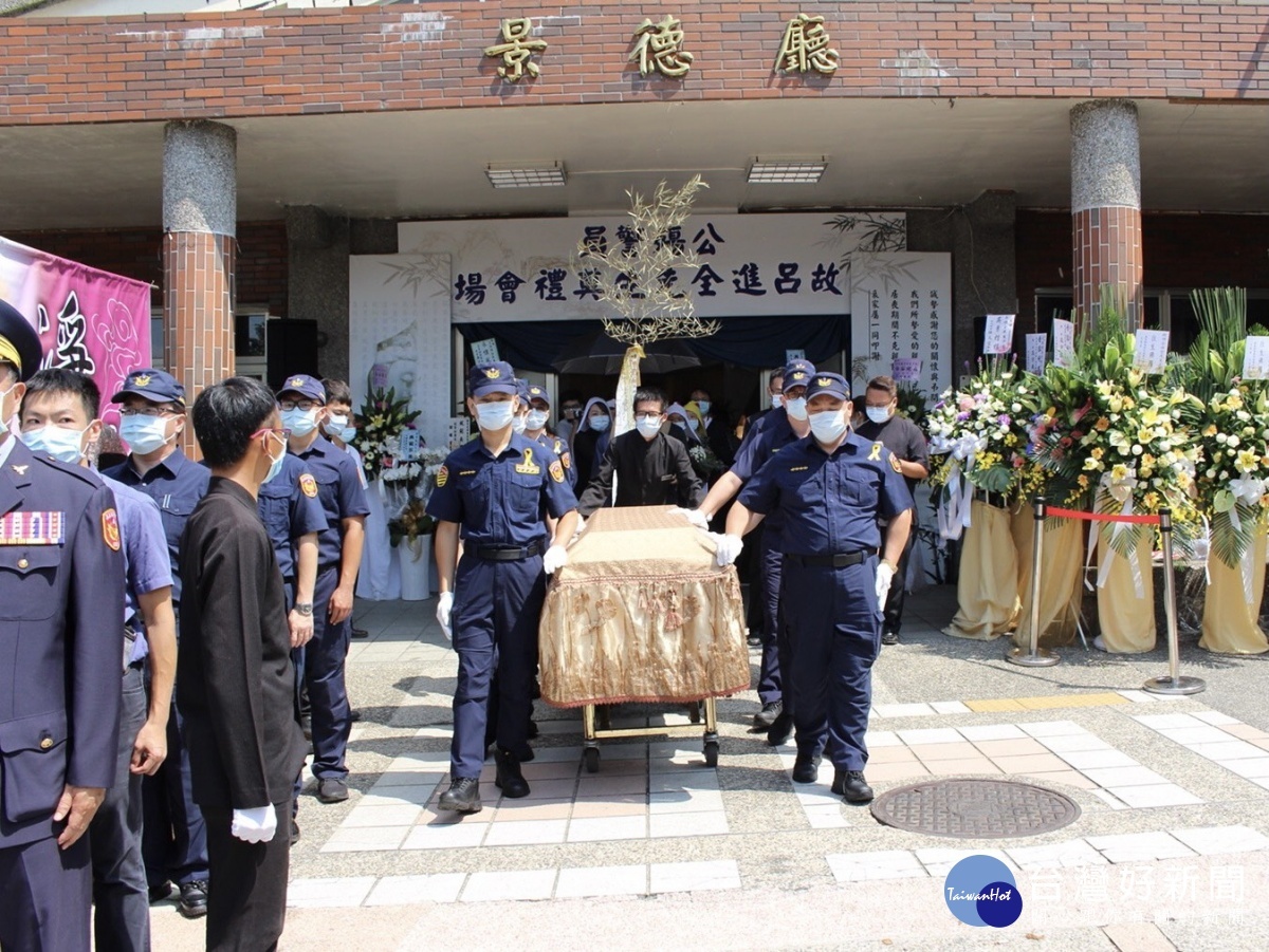 (圖/板橋分局提供)