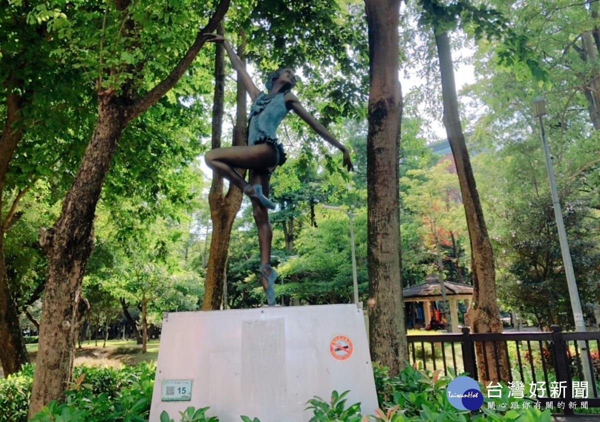 隨風起舞的舞者(圖/台北市公園處提供)