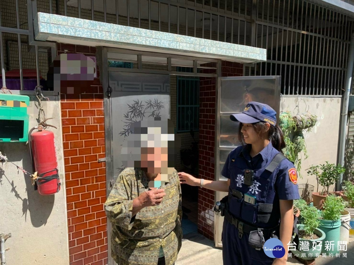 老婦人騎乘電動代步車迷路,八德警方協助安全返家