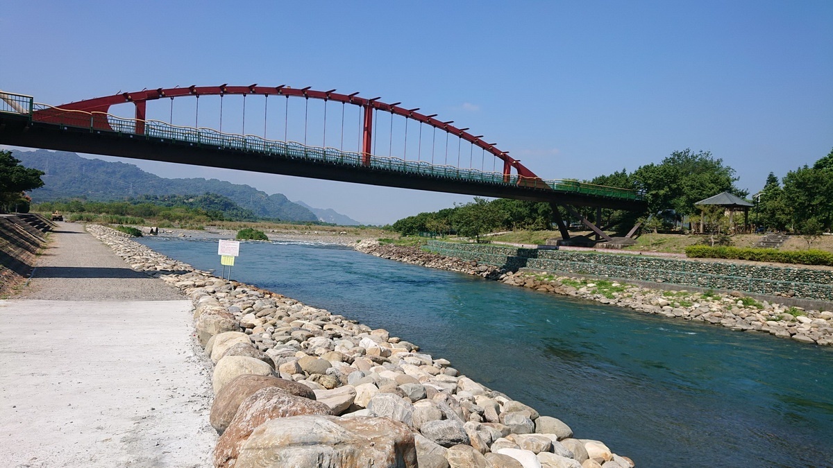 水里溪河道拋石護坦改善完工。(中辦提供)