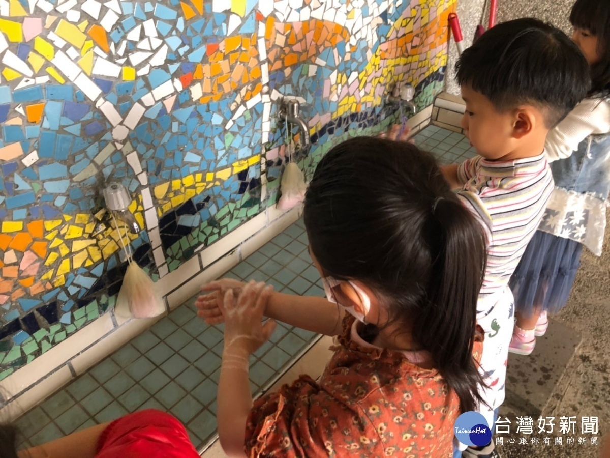 桃市衛生局於富林國小舉辦腸病毒洗手衛教活動。