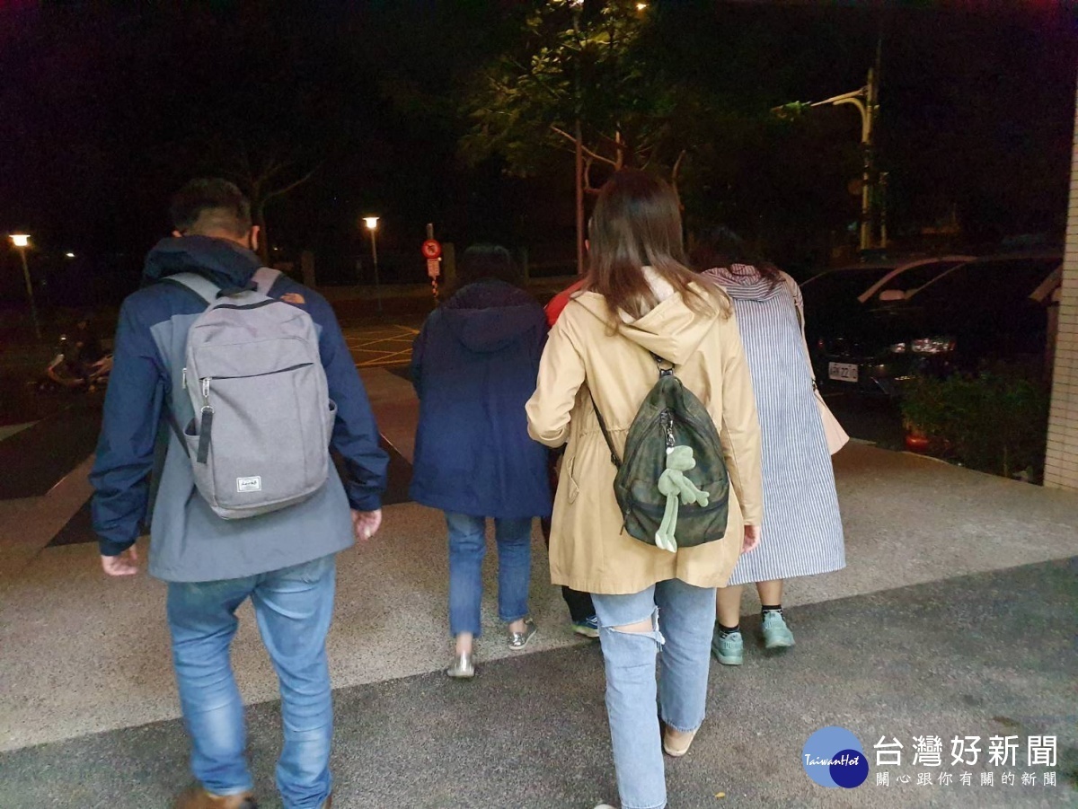 洗腎老翁醫院走失,巡警搜尋助返家。