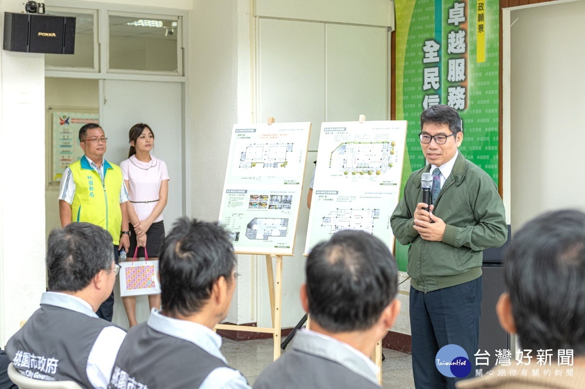 中華郵政公司經營策略委員會副主委蔡文慶於桃園郵局中壢分局改建案中致詞。