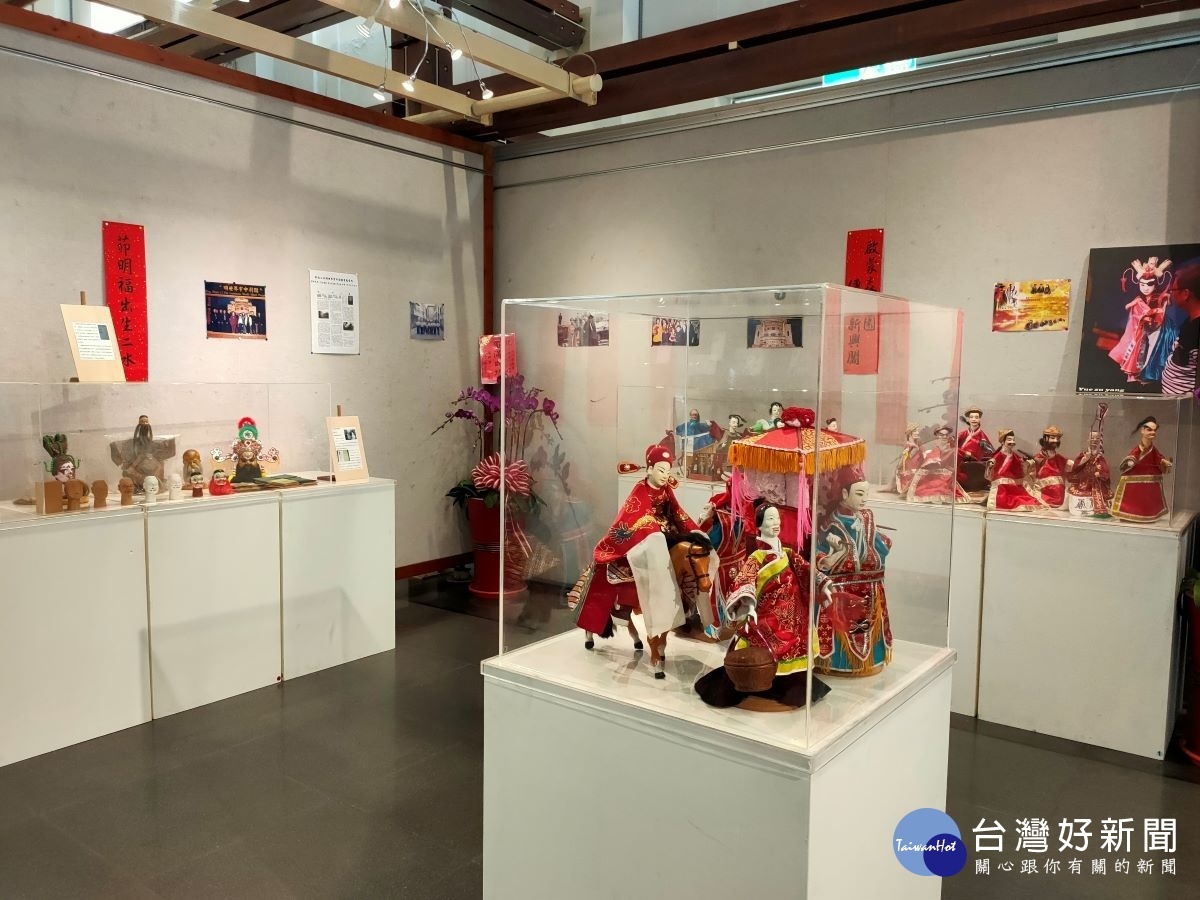 「二八水風雲-茆明福的『明世界』紀念特展」圖/記者鄧富珍攝