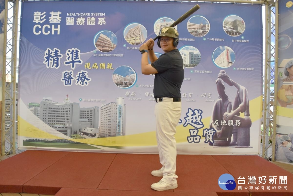 黃威軒在「三個巧合」下幸運救命,現在又是一尾活龍。