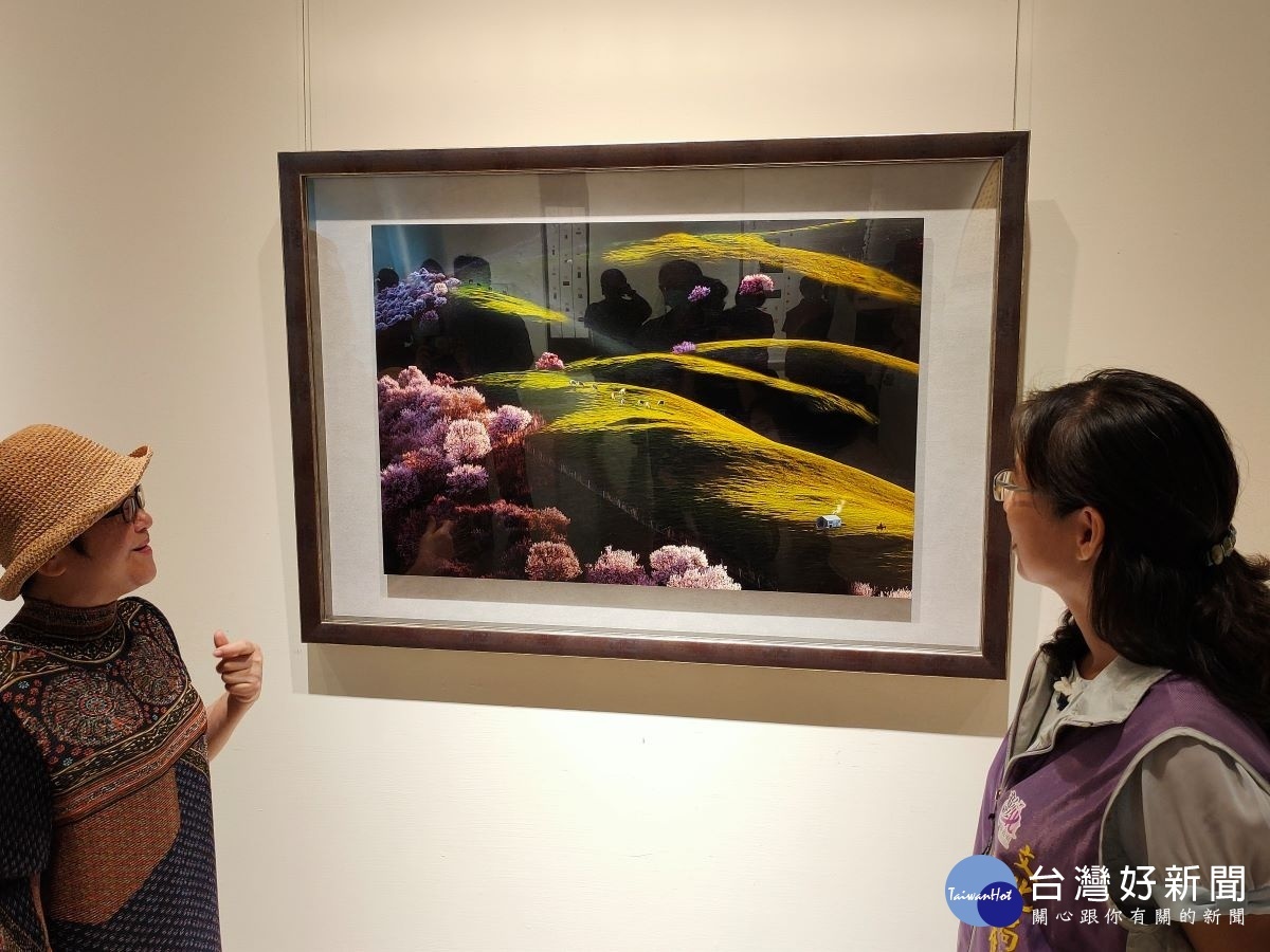 全興獎攝影類/賴富美《伊犁杏花溝村》圖/記者鄧富珍攝