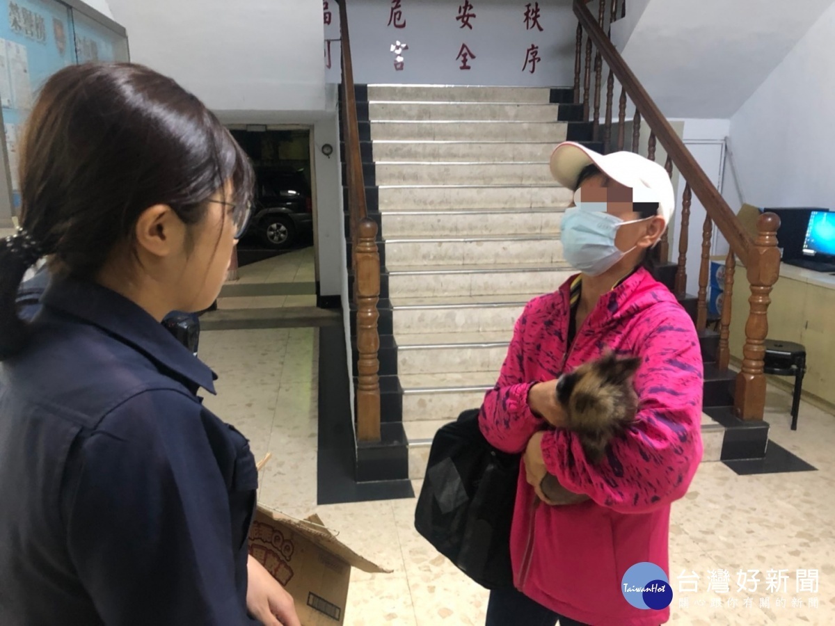 楊姓婦人家中的毛小孩晚間跑出家門遍尋不著,向警方求助找尋。
