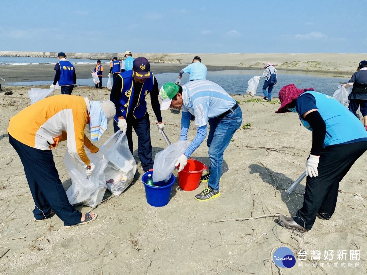 淨灘活動共清理各式海岸垃圾約三百公斤，有效維護海洋生態及海岸環境。