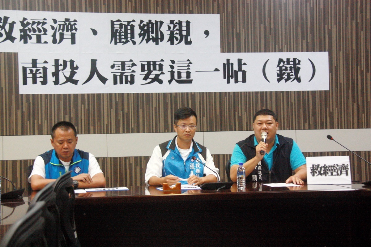 游顥為竹山區爭取捷運延伸。(記者扶小萍攝)