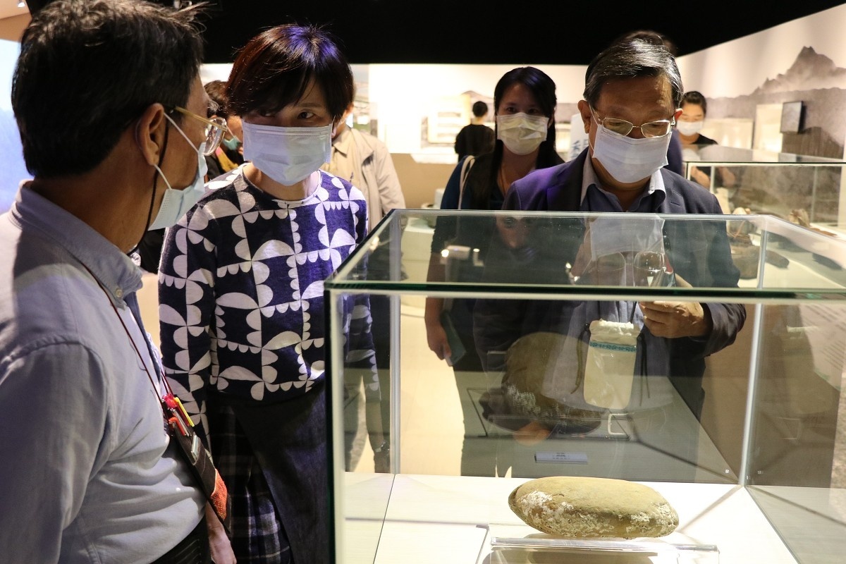 館務諮詢委員參觀八里地方特展,肯定博物館與在地連結