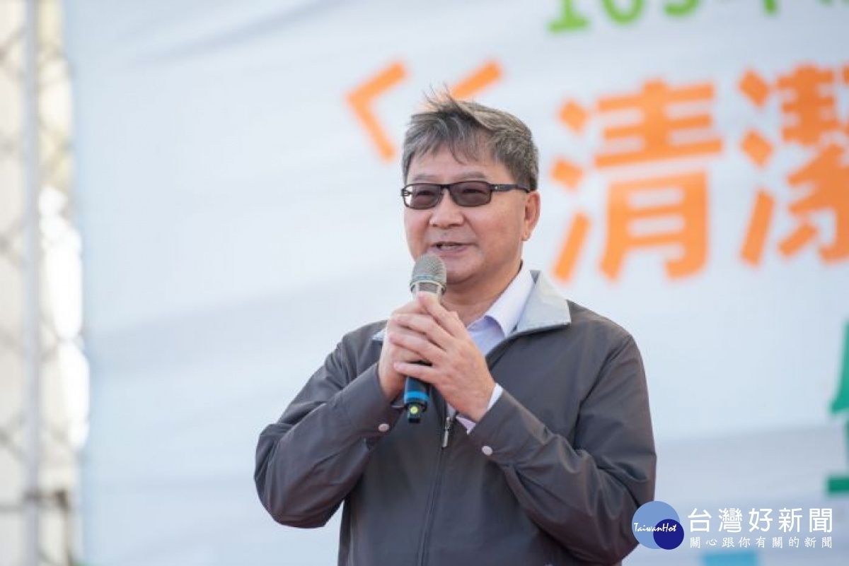 沈副署長致詞表示,桃園市去(108)年在環保署的「環境清潔考核」項目中拿到特優,「資源回收考核」也得到「金質獎」的殊榮,清潔隊員的付出,功不可沒。
