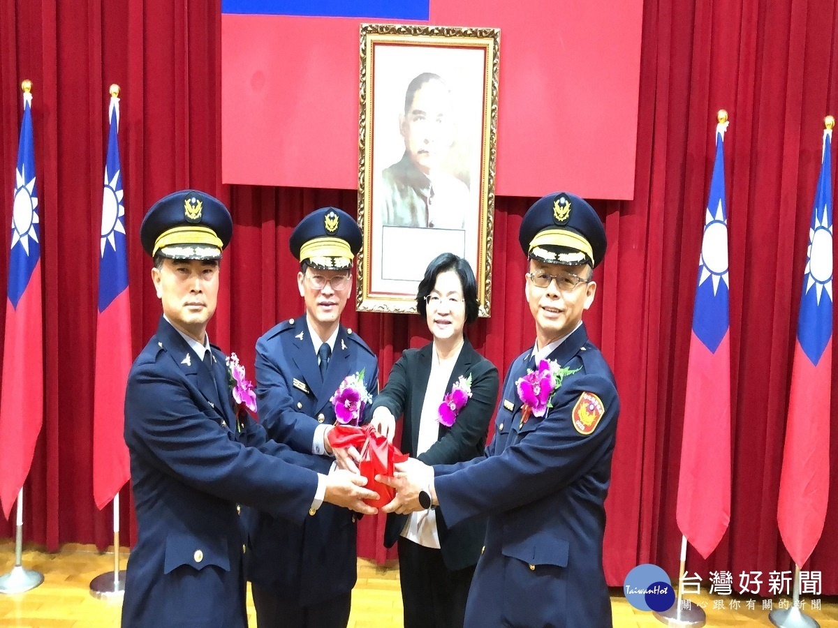 彰化5所警分局長聯合交接 王惠美期許供縣民良好治安與交通環境
