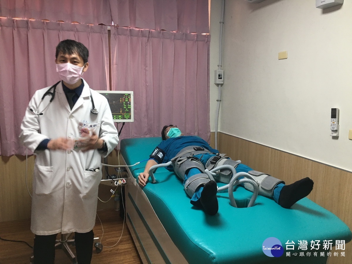南投醫院引進體外加強搏衝治療機。(記者扶小萍攝)