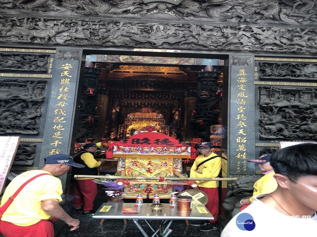 浩天宮潛水媽回鑾抵北斗奠安宮廟前渡船頭　兩大天后百年後重逢