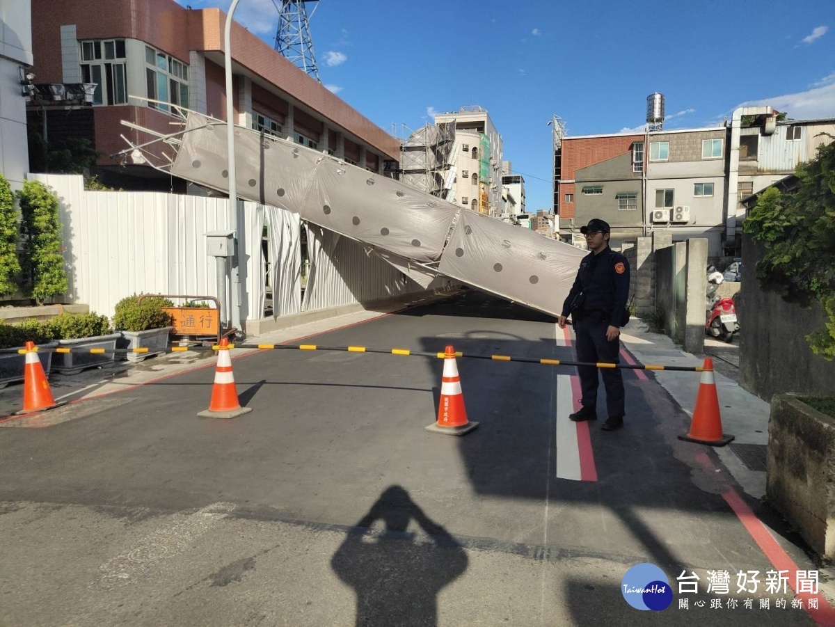 蘆竹分局新建廳舍工程鷹架倒塌 防範得宜没有人員受傷