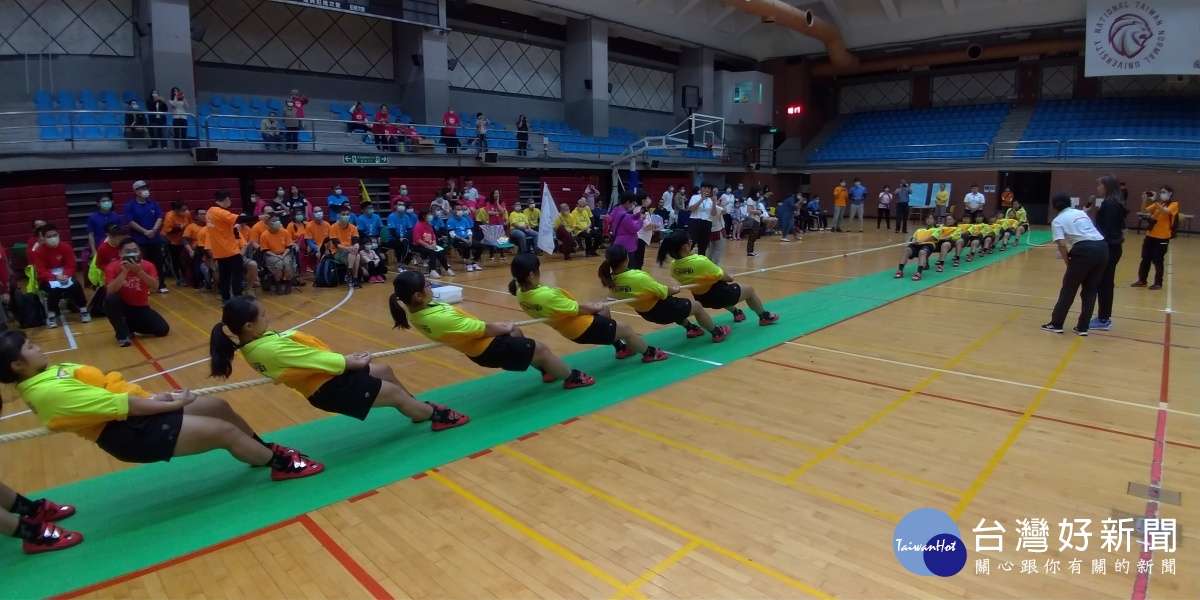 景美女中拔河隊表演示範賽