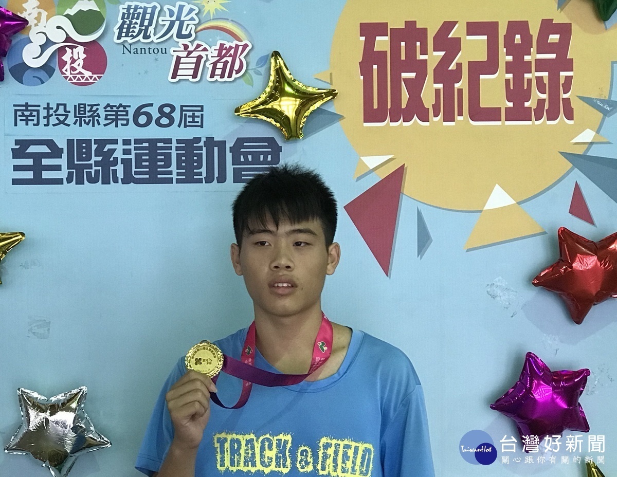 國男南投國中梁博皓擲鏈球破大會紀錄。（大會提供）