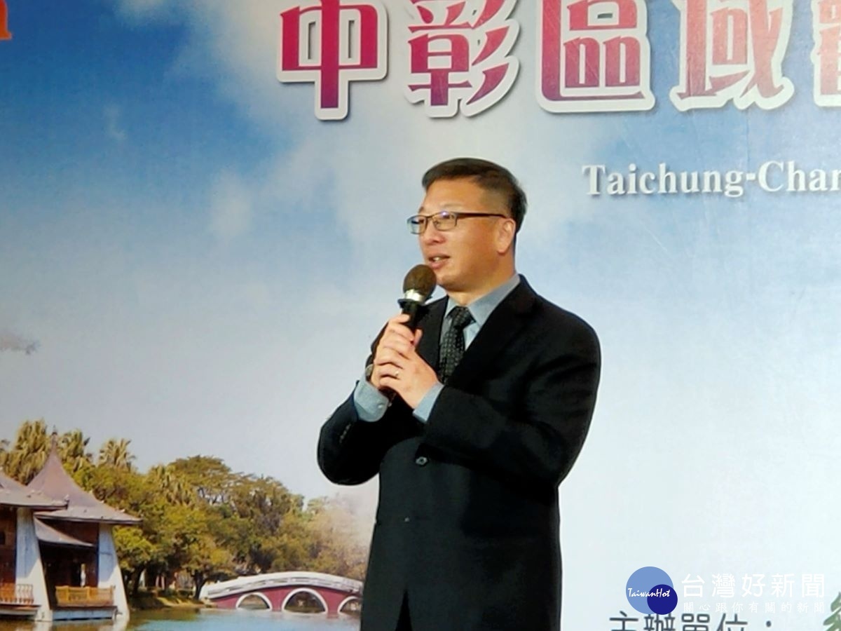 交通部參山處處長柯建興宣布中彰區域觀光聯盟成型,團結一致行銷區域觀光。圖/記者鄧富珍攝