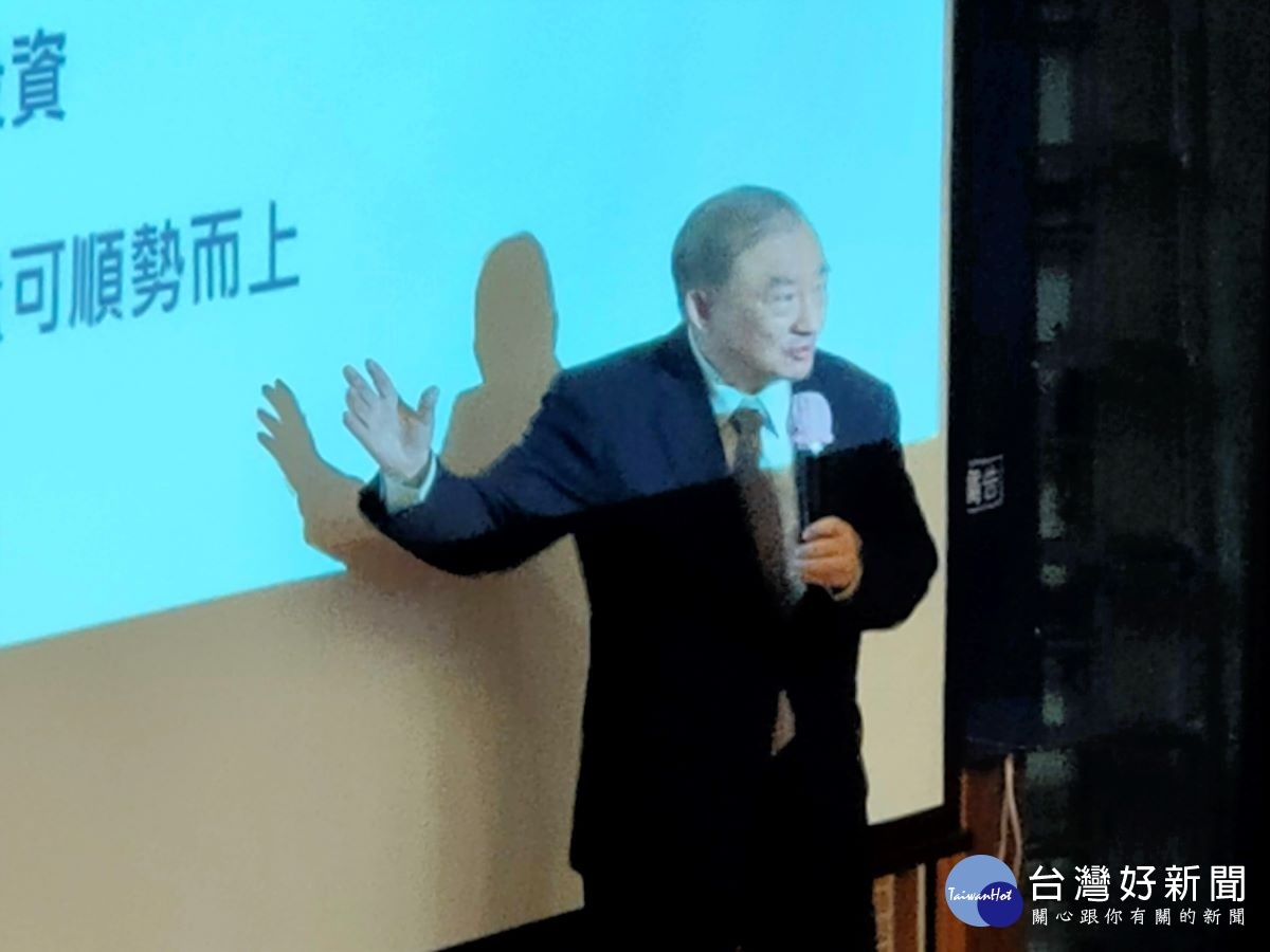 前經濟部長尹啟銘進行「全球變局與產企因應策略」專題演講。圖/記者鄧富珍攝