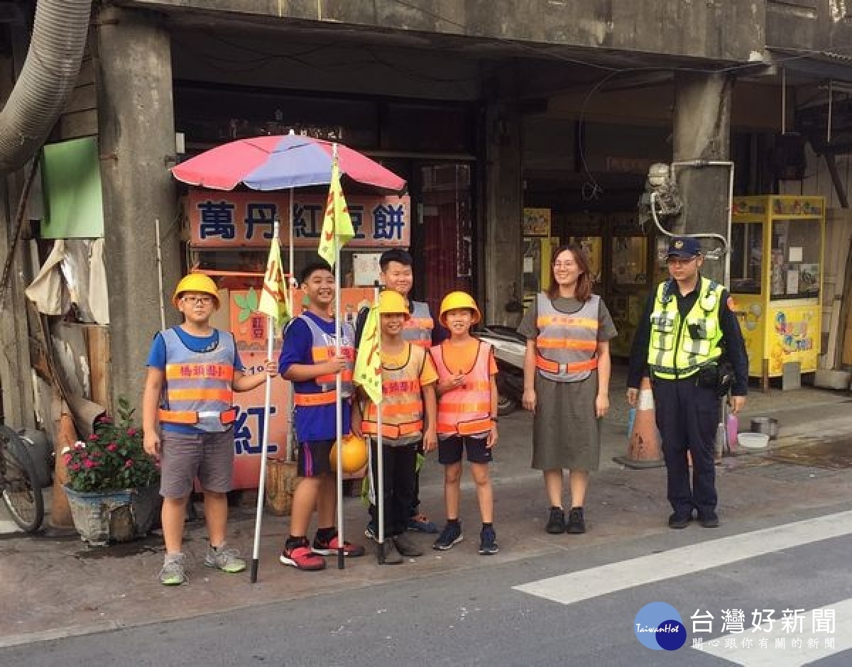 台西警分局積極執行校園安全訪視聯繫工作，建構與校方暢通的聯繫橋梁，期使校園安全問題得以迅速反應、妥適處置。