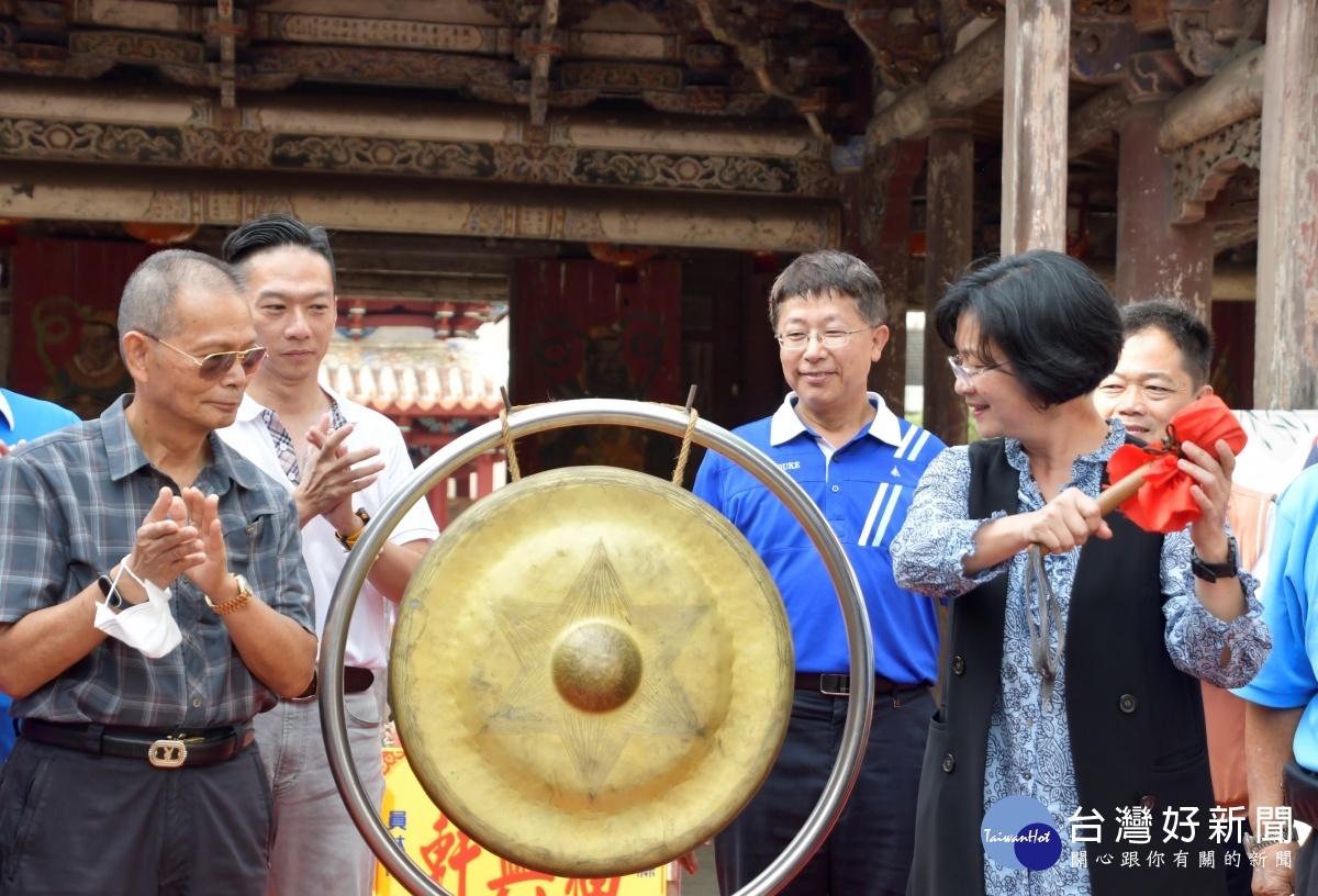 彰化縣長王惠美參加南北管秋之饗宴活動，正式開鑼。