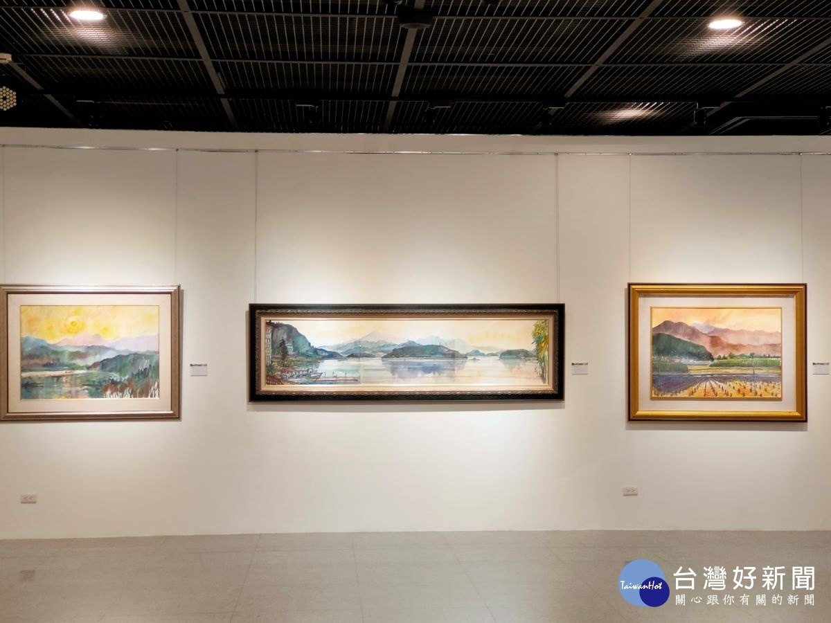 黃義勇老師的水彩畫作品「湖光山色」。圖/記者鄧富珍攝
