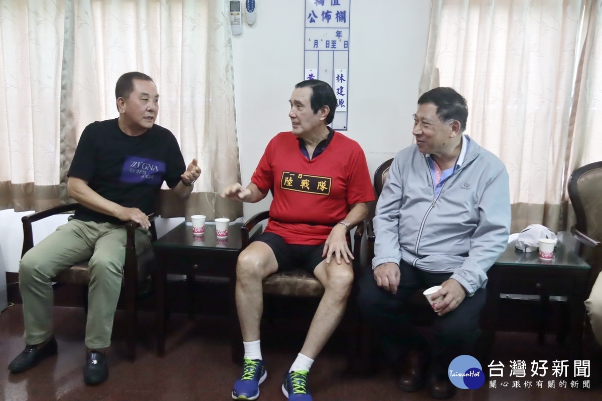 馬前總統非常肯定莊秋安主委為地方的用心。(記者扶小萍攝)