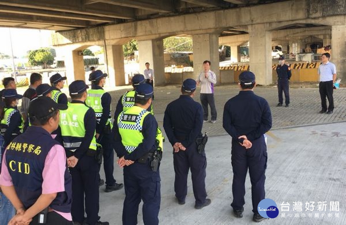 為預防發生聚眾鬥毆情事，北港警分局於牛墟實施快速反應打擊部隊狀況演練，有效掌握控制時機，過程逼真。