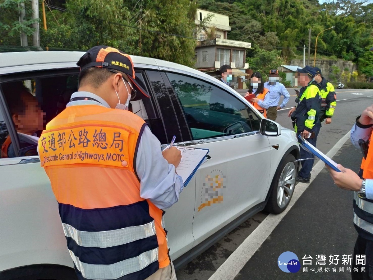 桃園市組聯合稽查小組,擴大稽查違規營業車輛
