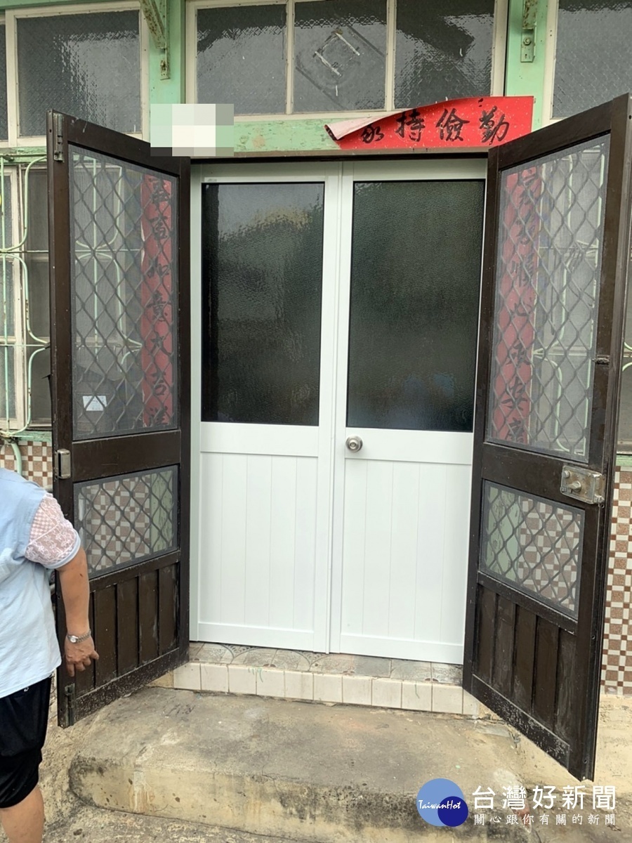 鋁門整修後煥然一新／嘉義市府提供
