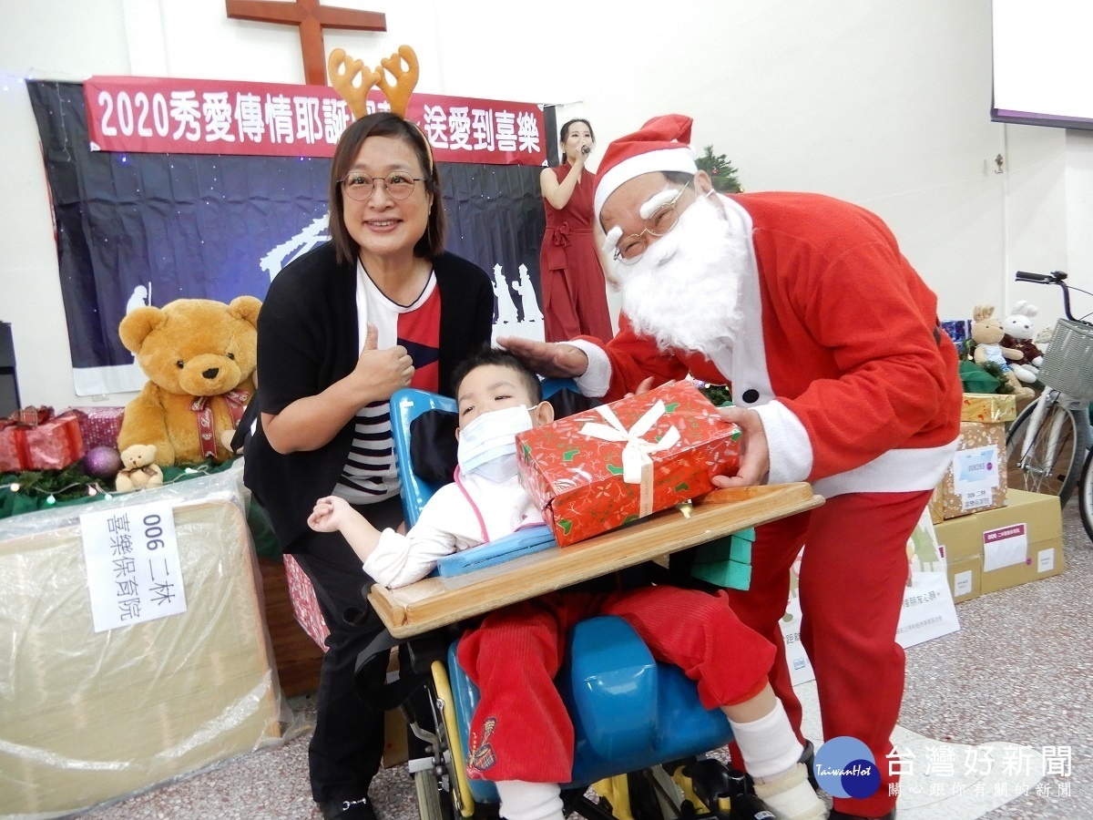 以真摯情感點燃人性光明 「秀愛」傳情喜樂憨兒