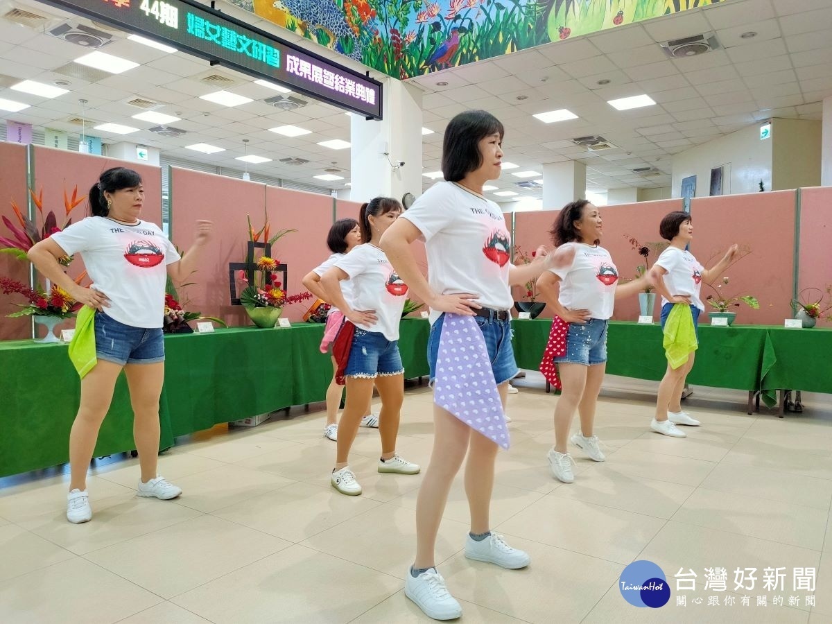 彰化市社會學園大學44期婦女藝文研習成果。圖／記者鄧富珍攝