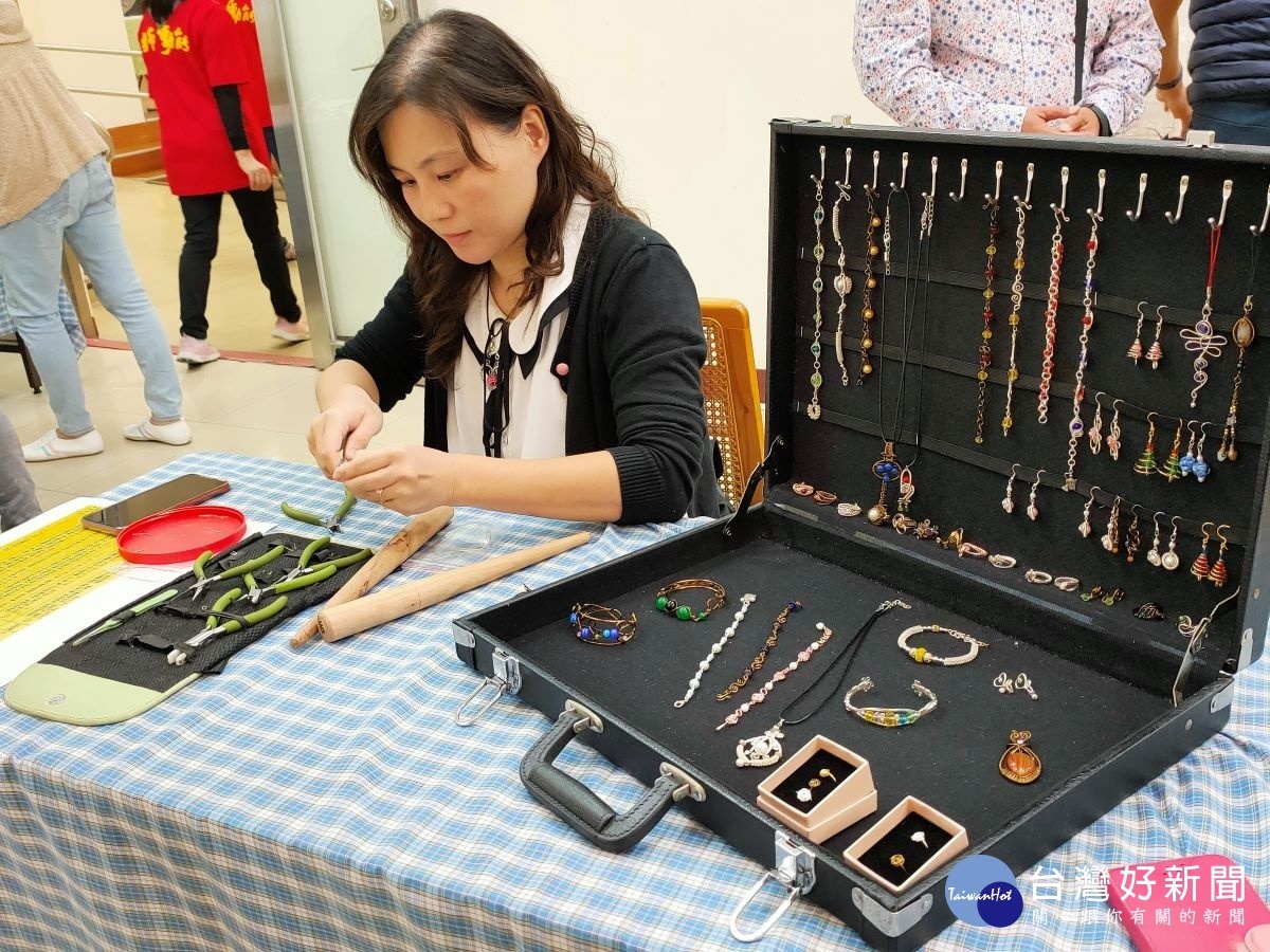 彰化市社會學園大學44期婦女藝文研習成果。圖／記者鄧富珍攝