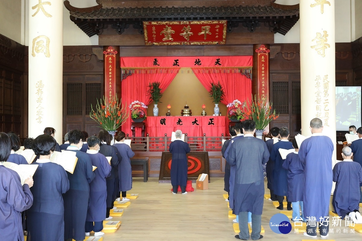 天帝教復興40週年啟建千人祈禱大會為天下蒼生祈福。圖/大會提供