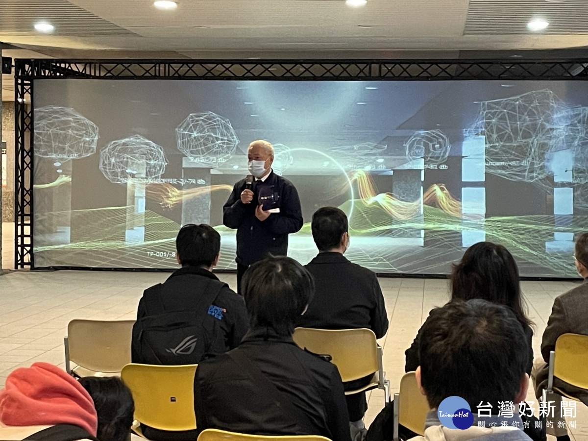 長庚大學「聲動資訊流」互動展 燈光與音像的多重體驗