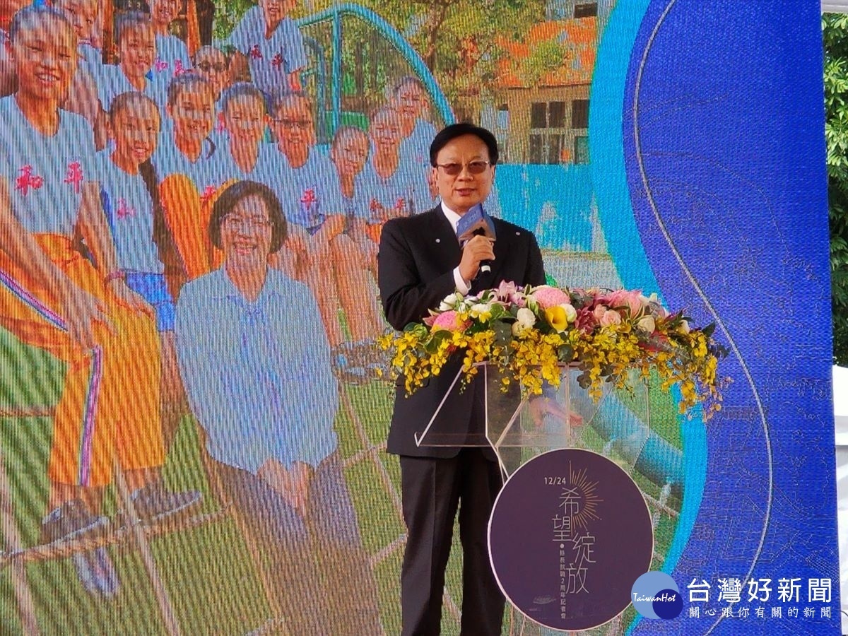 前彰化縣長卓伯源在王惠美縣長就職兩週年慶祝活動上致詞。圖/記者鄧富珍攝