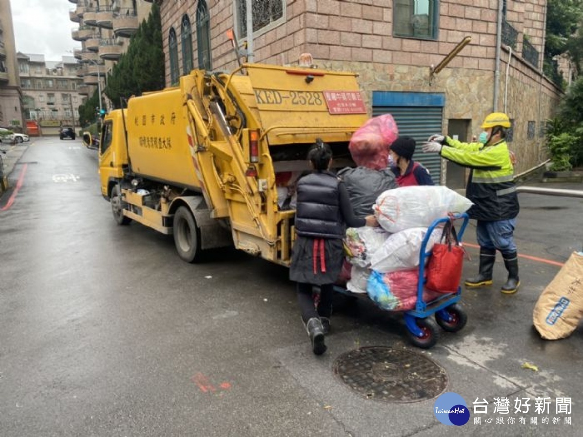 桃園市政府環保局呼籲市民朋友把握春節前最後一週，共同來整理及清掃家園