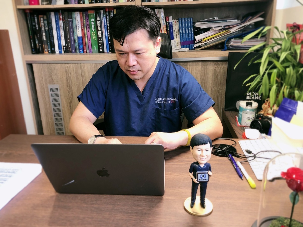 嶺先牙醫診所羅士傑醫師建議:兒童牙齒矯正黃金期在6~12歲提前進行矯正獲得適時幫助。