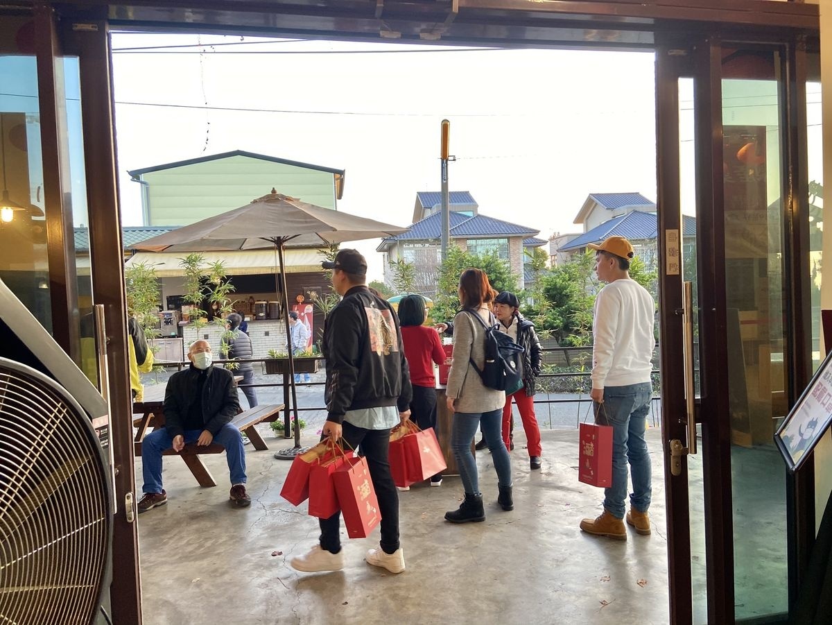 限量禮盒廣受好評,官方網站、實體店面、電話訂購都可享優惠活動。