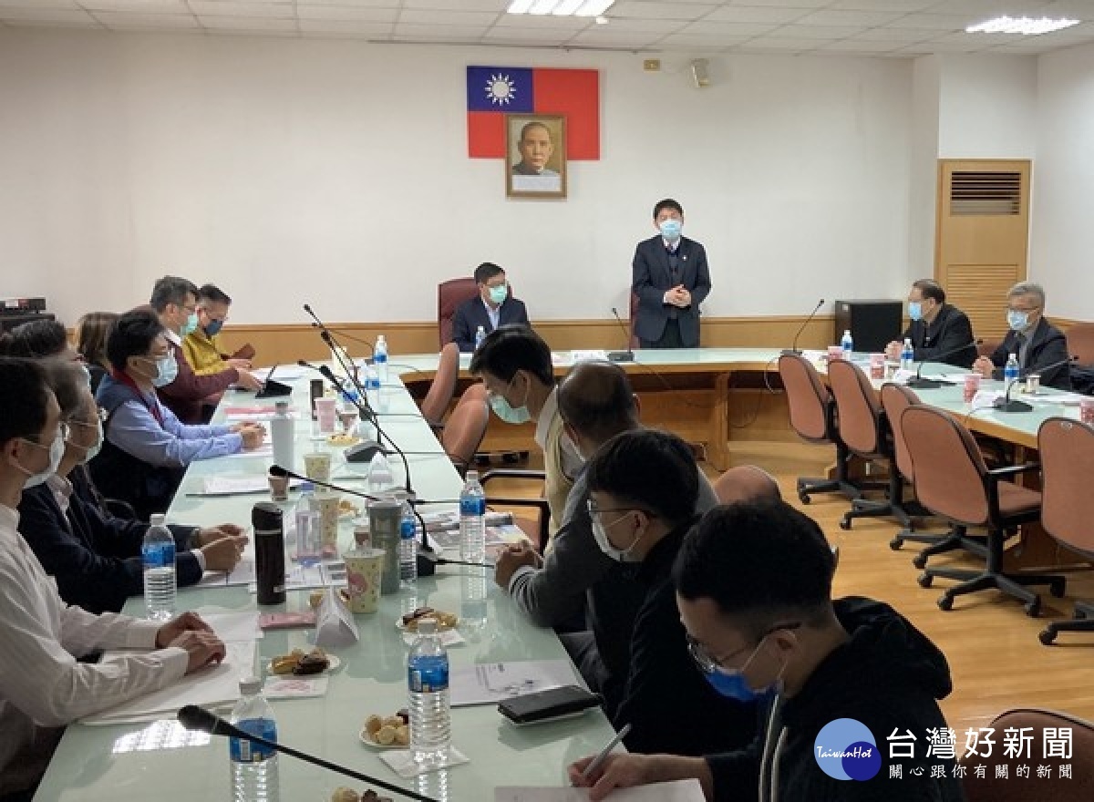 環境保護署長張子敬拜會雲林地檢署檢察長洪家原,召開環保犯罪案件諮詢會議,從各面向為環境的永續發展努力。