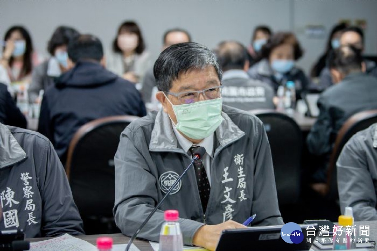 衛生局長王文彥表示,緊急醫療線上諮詢平台為24小時服務,有4間醫學中心的急診醫師接受線上諮詢,並應用至本次部桃專案