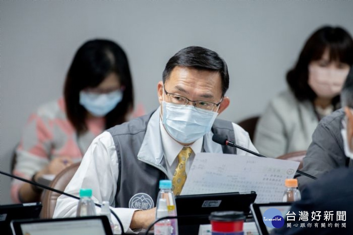 教育局長林明裕表示,為降低師生群聚風險,即日起各校寒假輔導、營隊、社團活動、志工、家長會活動及校園場地開放暫停