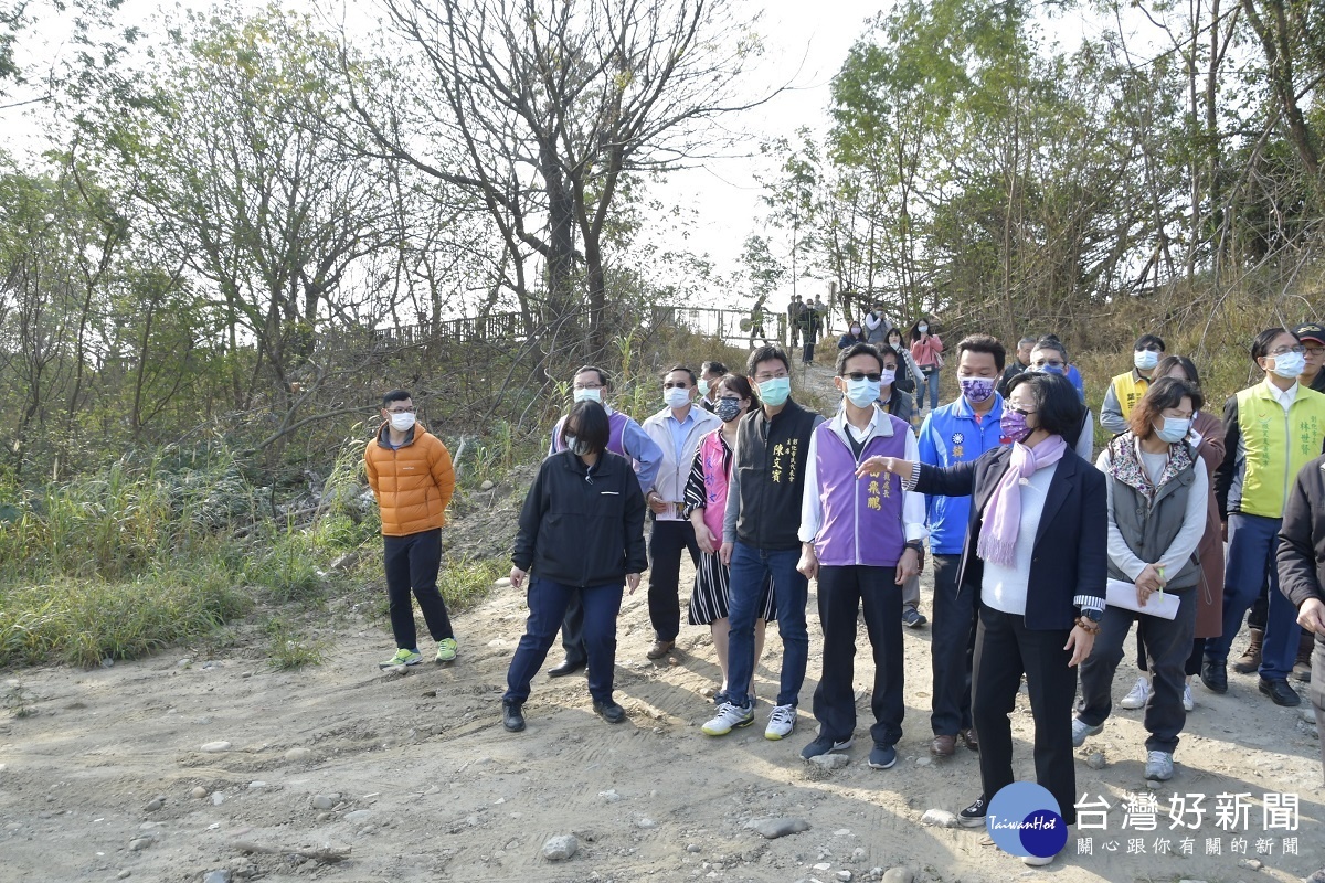 縣長王惠美視察彰化市烏溪堤防水岸河濱公園基地遊憩廊道串連計畫。