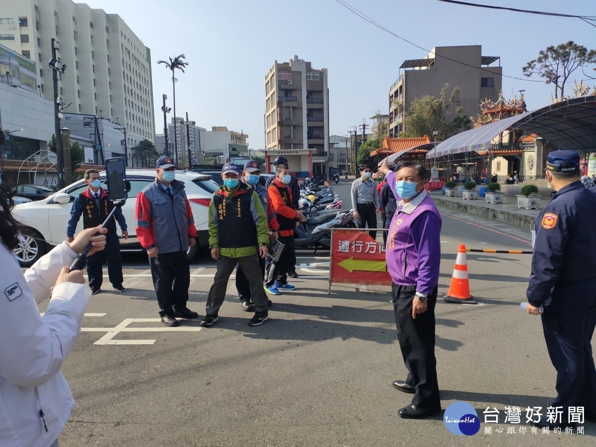 線上直播即時反饋,平鎮警邀民眾一同維護春節交通安全