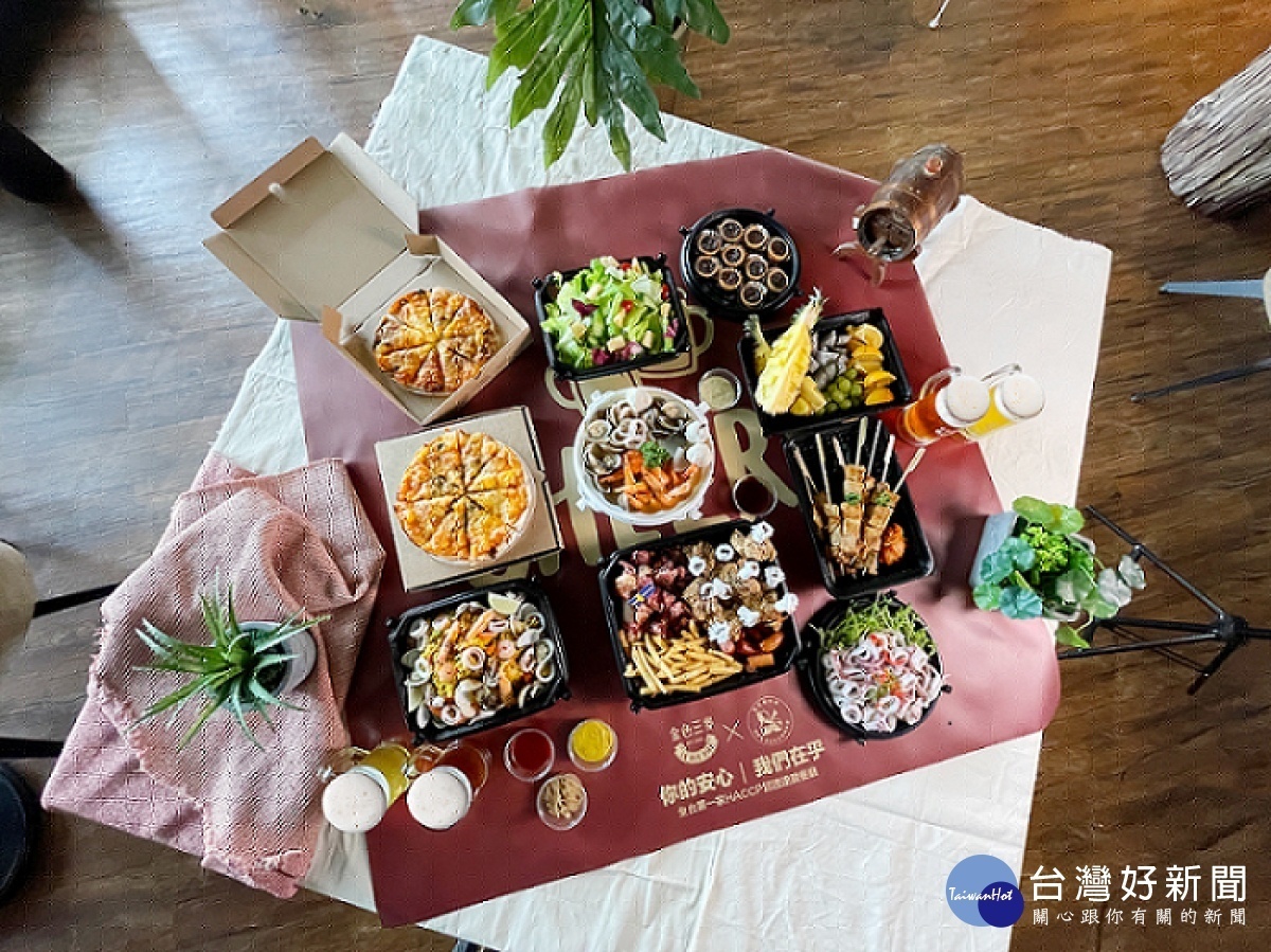 「Let’s-Bandoh一起辦桌」10人份桌宴$6,000元起,即可享有金色三麥人氣餐點、春節限定菜色。※未成年請勿飲酒,飲酒過量,有礙健康!