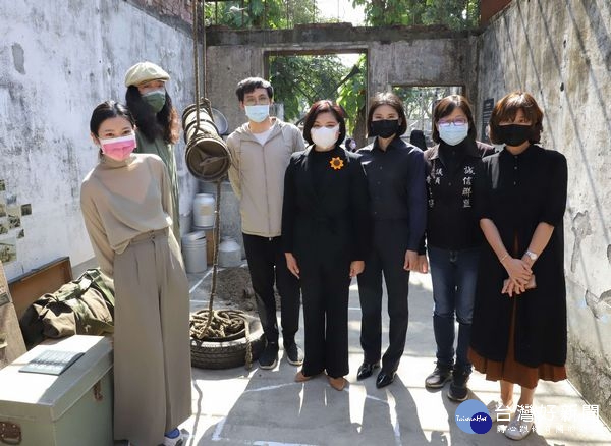 雲林縣政府在虎尾建國眷村展開一系列眷舍修復與活化開發計畫,首波以藝術入村做暖身,歡迎民眾走入眷村,在舊建築裡看見新生的能量。