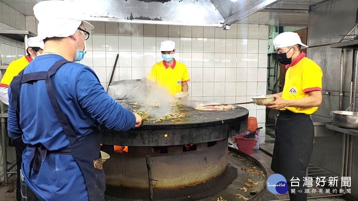 園區內引進道地的蒙古烤肉料理／陳致愷攝影