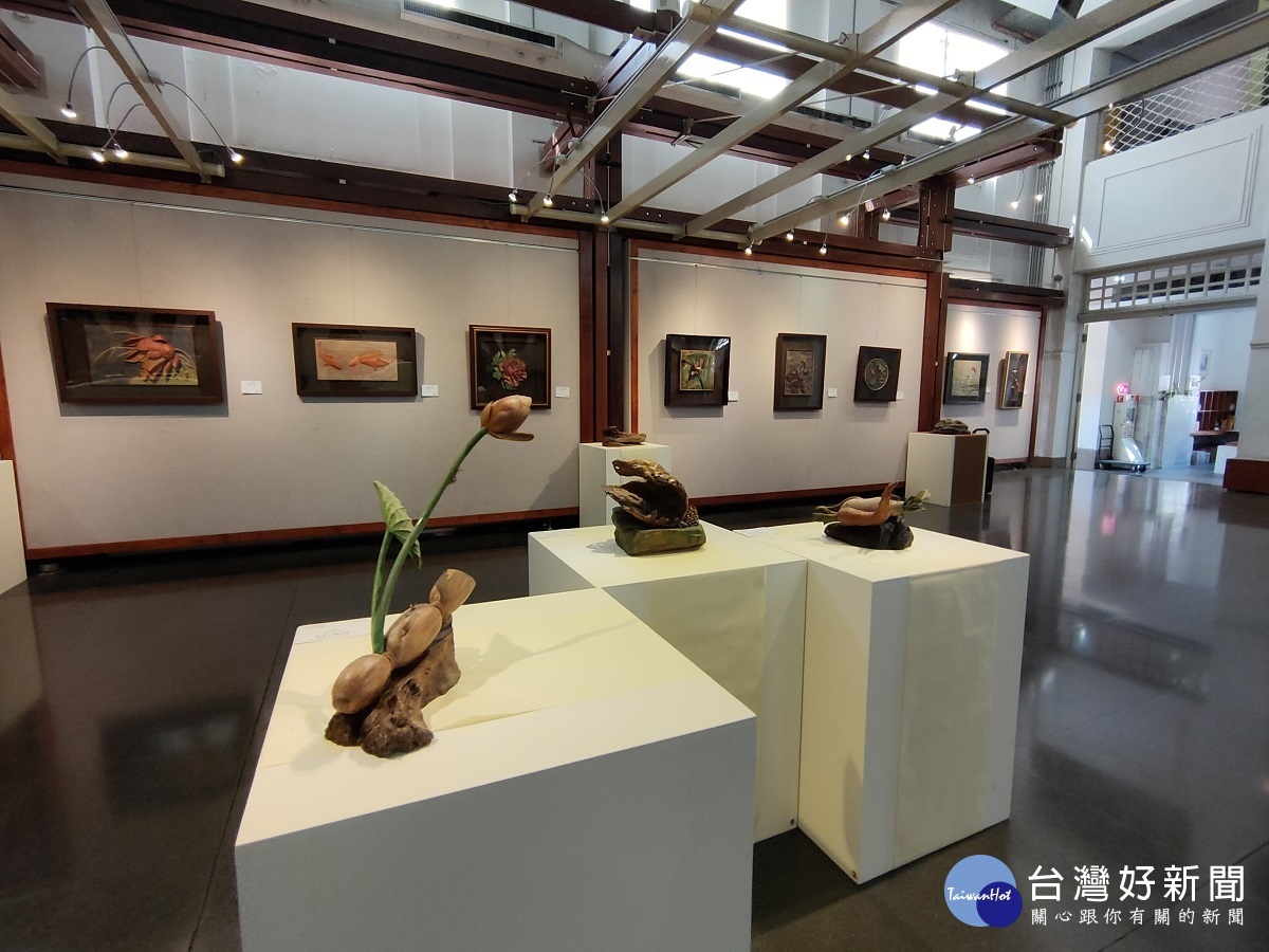 將勤補拙-黃媽慶木雕個展作品。圖／記者鄧富珍攝